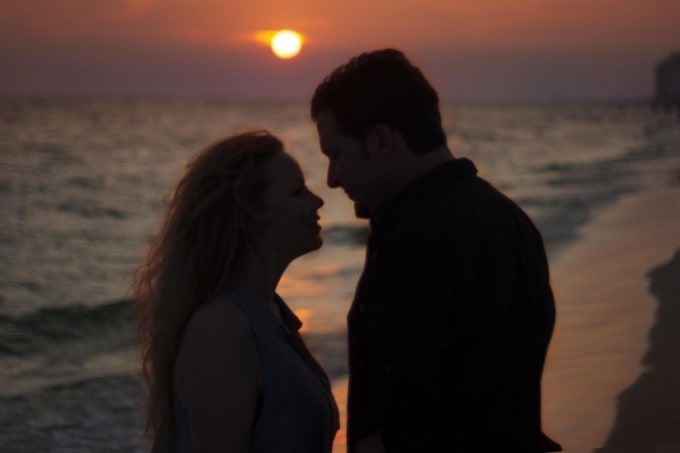 couple on the beach silhouette