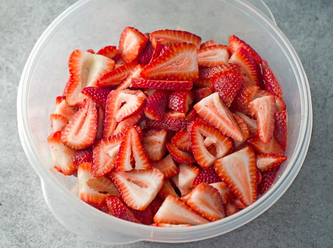 Easy No-Cook Strawberry Sauce Recipe