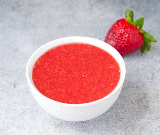 Easy No-Cook Strawberry Sauce Recipe
